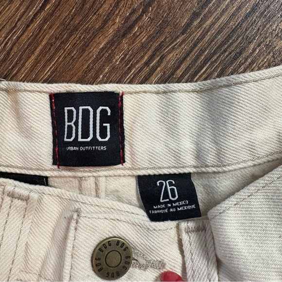 BDG Vintage Feel High-Waisted Distressed Baggy Jean nwt - Picture 3 of 4